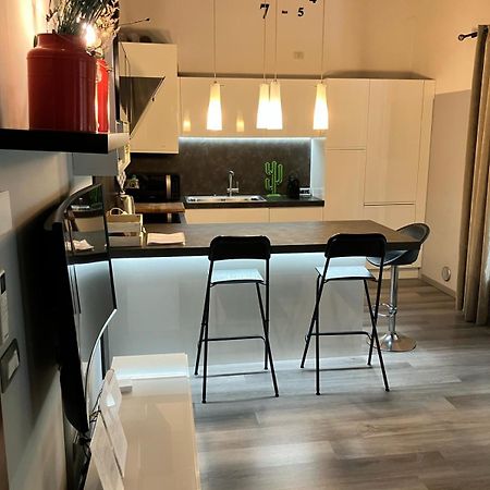 Benvenuti In Casa Peluca! Apartment เมสเตร ภายนอก รูปภาพ
