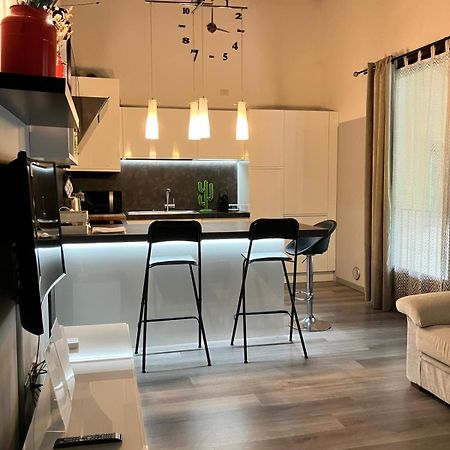 Benvenuti In Casa Peluca! Apartment เมสเตร ภายนอก รูปภาพ
