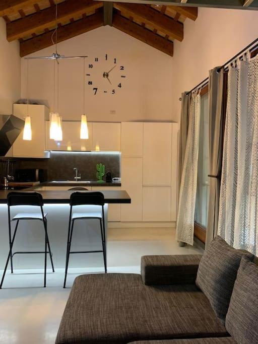 Benvenuti In Casa Peluca! Apartment เมสเตร ภายนอก รูปภาพ