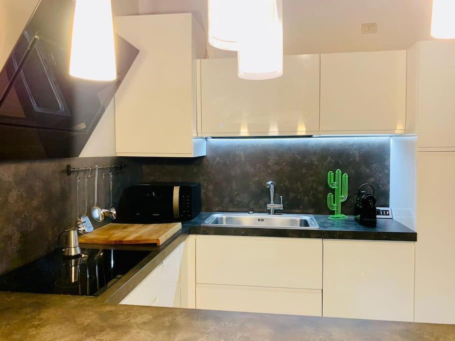 Benvenuti In Casa Peluca! Apartment เมสเตร ภายนอก รูปภาพ