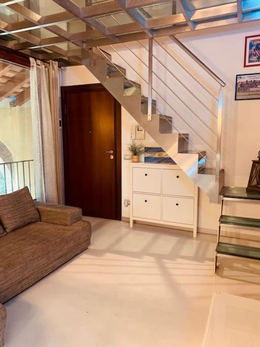 Benvenuti In Casa Peluca! Apartment เมสเตร ภายนอก รูปภาพ