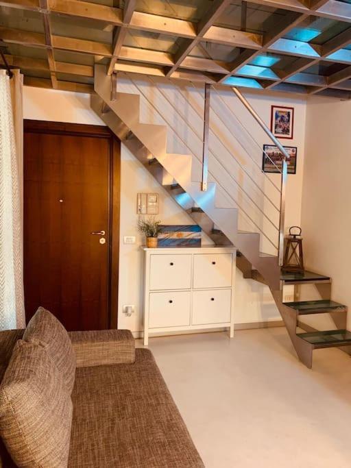 Benvenuti In Casa Peluca! Apartment เมสเตร ภายนอก รูปภาพ