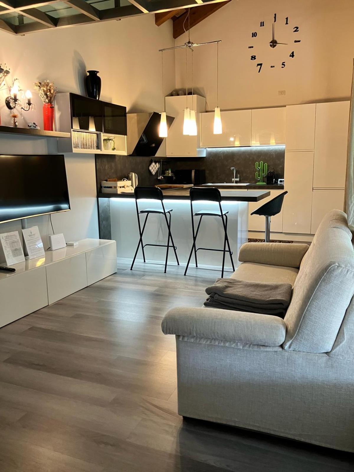 Benvenuti In Casa Peluca! Apartment เมสเตร ภายนอก รูปภาพ
