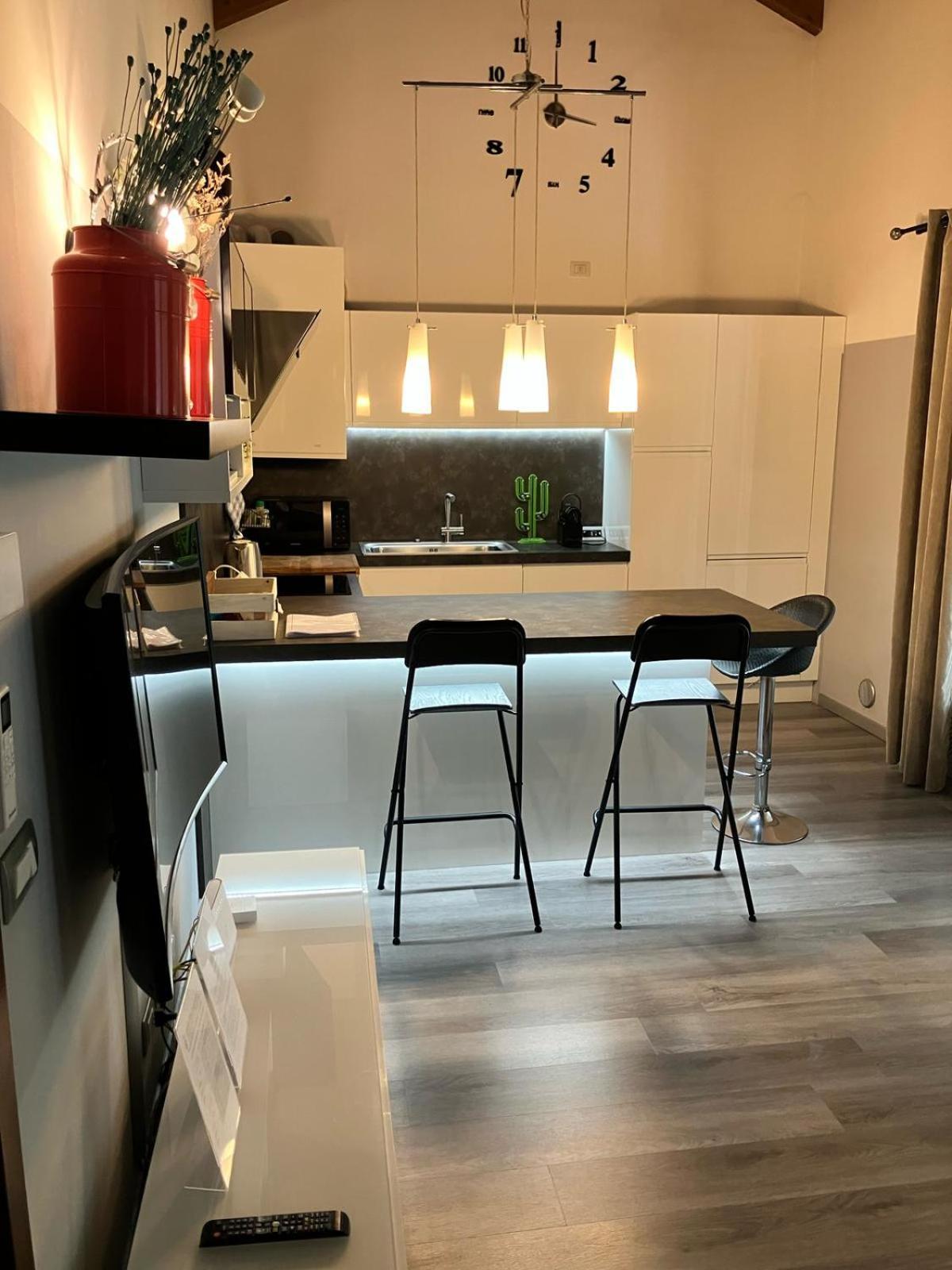 Benvenuti In Casa Peluca! Apartment เมสเตร ภายนอก รูปภาพ