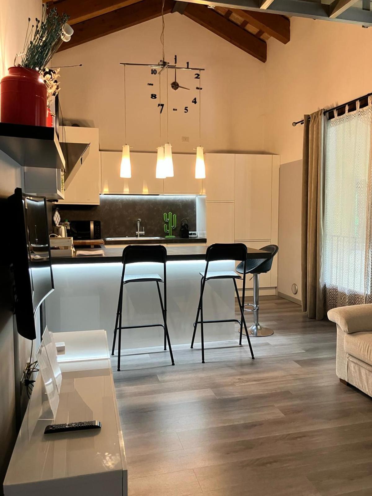 Benvenuti In Casa Peluca! Apartment เมสเตร ภายนอก รูปภาพ